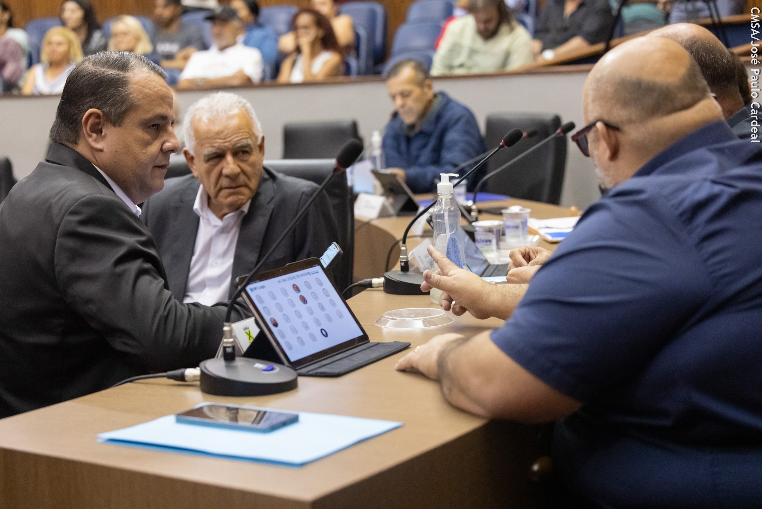 Sessão de terça-feira (27) é marcada por debates sobre mobilidade, serviços públicos e participação popular