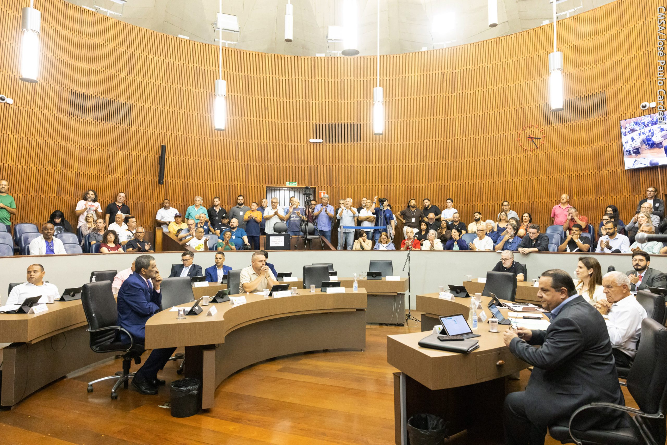 Segurança, bem-estar animal e tarifa zero dominam debates na Câmara de Santo André