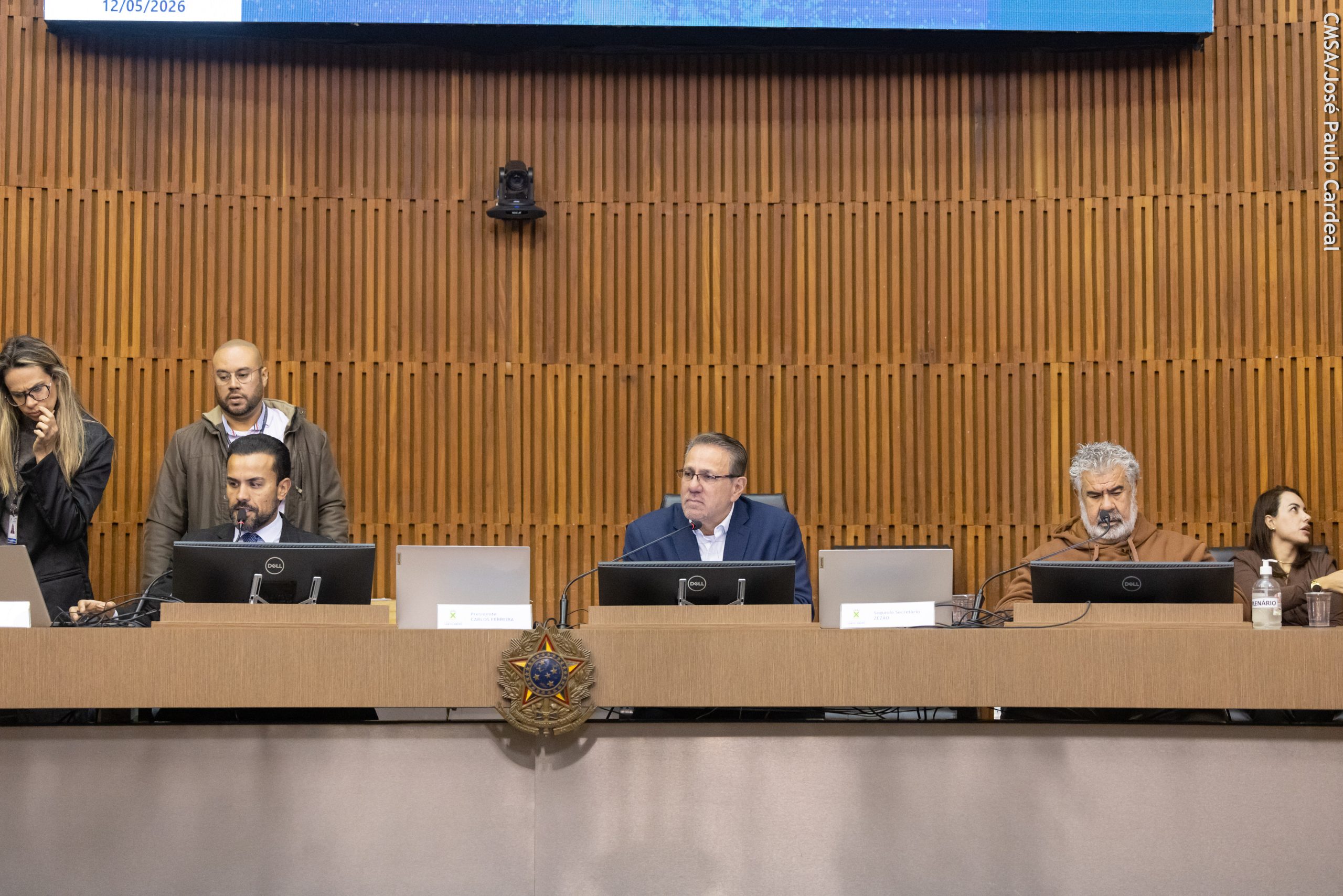 Câmara aprova projetos sobre iluminação, proteção animal e combate ao racismo